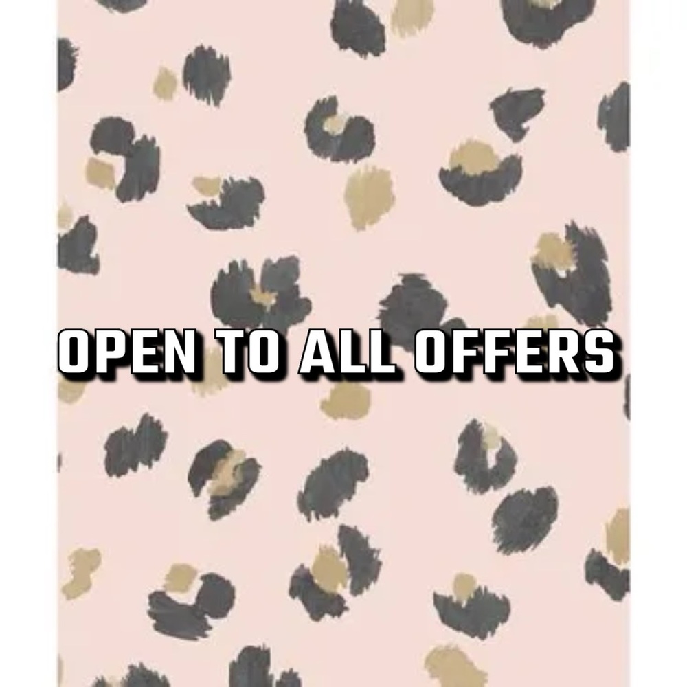 OPEN TO ALLL OFFERS 💗